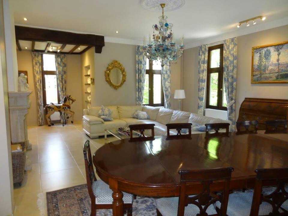 Montignies-le-Tilleul Le Chateau Des Eglantines מראה חיצוני תמונה